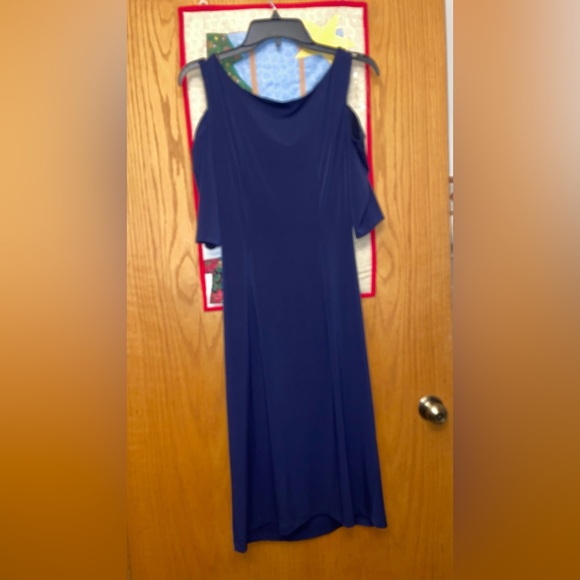 Elegant Navy Blue Cold Shoulder Dress - Picture 5 of 8